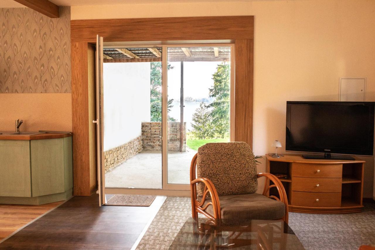 Ferienwohnung Direkt Am Potzlower See Екстериор снимка