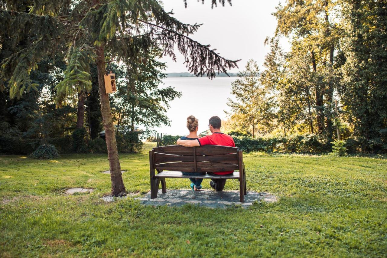 Ferienwohnung Direkt Am Potzlower See Екстериор снимка